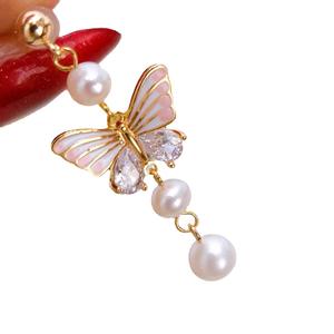 Pendientes Colgantes de Perlas de Agua Dulce de Estilo Retro Europeo Americano, 4-5 Perlas, Forma de Mariposa, Joyería de Moda para Venta al por Mayor - Product Image 5