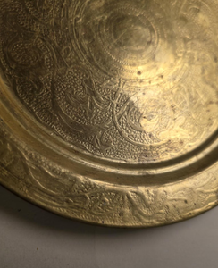 Bandeja de Servir Creativa de Latón Vintage con Diseño de Mandala en Relieve y Bordes Reforzados para Mayor Durabilidad, Disponible al Mejor Precio - Product Image 3