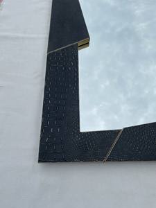 Grand miroir mural Art Déco moderne en acrylique imitation peau de requin, fait main, convertible, pour salle de bain et salon, Bar Mitzvah - Product Image 3