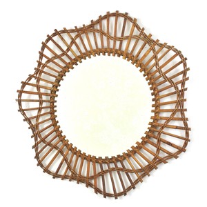 Miroir de maquillage au design simple, cadre en rotin naturel, essentiel pour la chambre et la salle de bain - Product Image 1