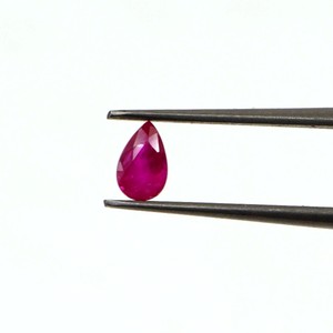 Rubíes naturales sin tratar de Mozambique, calibrados en forma de pera de 4x6 mm, piedras preciosas de rubí facetadas naturales sueltas para la fabricación de joyas, listas para usar. - Product Image 2