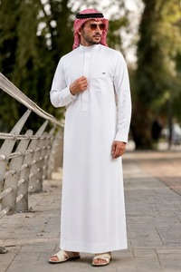 Fabricant de Thobes en Gros – Robe Traditionnelle Musulmane en Tissu Respirant pour Marques de Détail et Vente en Gros - Product Image 4