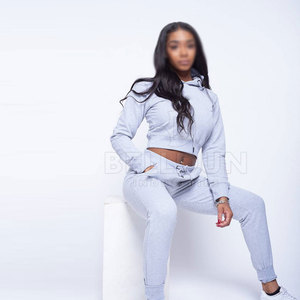 Ensemble élégant deux pièces pour femme : crop top léger et confortable, tenue décontractée pour le quotidien, style mode - Product Image 4