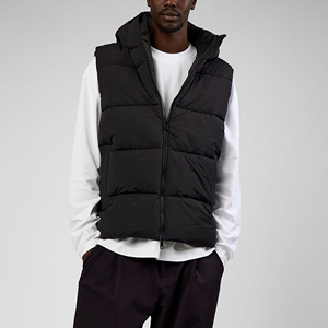 Gilet matelassé à capuche noir pour homme avec fermeture éclair, coupe-vent, veste décontractée d'hiver, coupe régulière, couleur unie, rembourrage en polyester - Product Image 4