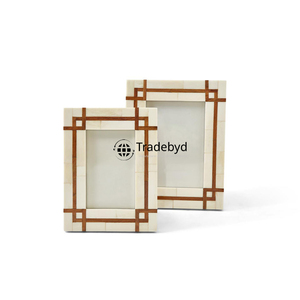 Marco de Fotos Creativo con Incrustaciones de Resina Hecho a Mano con Acabado Brillante, Regalo Premium de Tradebyd - Product Image 2