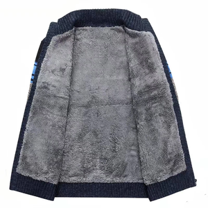 Cardigan d'hiver pour homme au design élégant avec décoration en fourrure, col rayé 14 GG et fermeture éclair, épaisseur polaire - Product Image 5