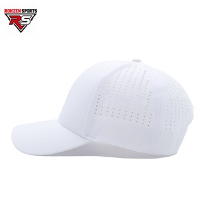 Gorra de Béisbol Ajustable de 6 Paneles, Blanca, Impermeable, con Diseño Perforado con Láser, Letra Curva Impresa en Goma - Product Image 2