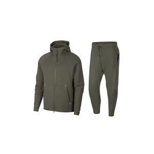 Conjuntos deportivos de 2 piezas para hombre, hechos de material de punto transpirable con un elegante diseño a cuadros, cómodos y suaves. sin contraírse - Product Image 4