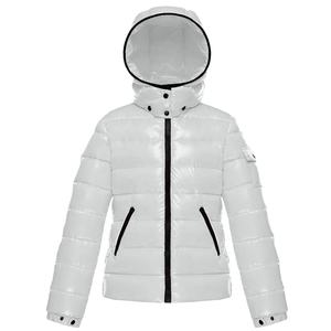 Chaqueta acolchada con capucha para mujer, 100% de alta calidad, ligera, de manga larga, con cremallera completa, resistente al agua y plegable. - Product Image 1