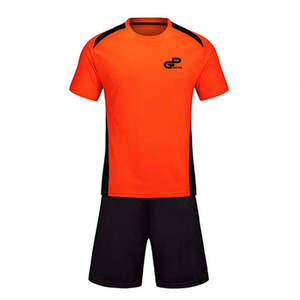 Conjunto de Uniforme de Fútbol para Jóvenes, Ligero y Transpirable, Camiseta y Pantalones Cortos, Ideal para Entrenamientos Juveniles y Partidos de Fin de Semana - Product Image 1