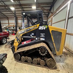 Chargeuse sur chenilles compacte de qualité supérieure, modèle RT75, la plus récente, avec hydraulique auxiliaire à haut débit à 2 vitesses, 18 chenilles en caoutchouc et positionnement de la benne - Product Image 1