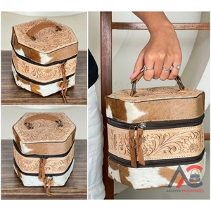Boîte de rangement en cuir de vachette durable de style vintage pour bijoux féminins, à double compartiment et fermeture éclair, faite à la main, prix de gros - Product Image 1