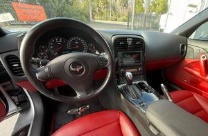 Venta al por Mayor de Vehículos Chevrolet Corvette Convertibles con Volante a la Izquierda, Autos Usados - Product Image 5