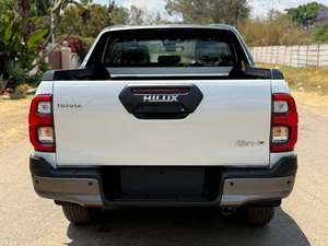 Pick-up 4x4 intelligent 2025, cabine simple, moteur diesel 2.8L, type Hiux Revo Rocco, standard - Product Image 2