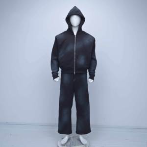 Conjunto Deportivo de Alta Calidad con Logotipo Personalizado, Sudadera con Capucha Negra Deslavada Unisex y Pantalones Deportivos Anchos de Felpa de Algodón - Product Image 1