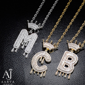 Pendentif Lettre Couronnée en Moissanite, Breloque Initiale Couronne Argentée, Collier Personnalisé pour Chaîne, Bijou Lettre Personnalisée - Product Image 6