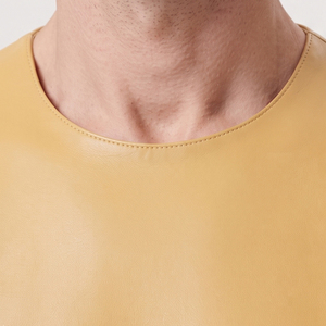 Camiseta de Manga Larga con Cuello en V de Punto y Cuero para Hombre, Corte Ajustado, con Logotipo Personalizado - Product Image 4