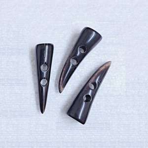 Botones de cuerno de búfalo natural pulidos a mano, de alta calidad, ecológicos, con logotipo personalizado - Product Image 3