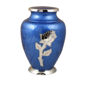Urnes funéraires en laiton artisanales indiennes avec finition nickel et bleu au design rose pour urne à cendres humaines - Product Image 1
