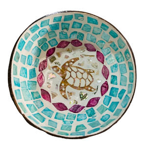 Vente en gros de bols en noix de coco gravés de haute qualité, durables, uniques, artisanaux, polis, écologiques, modernes et élégants - Product Image 1