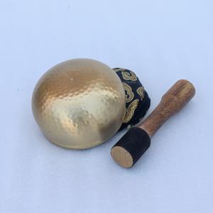 Fabricant de bols chantants martelés de haute qualité, bols sonores de méditation, bols chantants tibétains en bronze et laiton avec marteau et coussin - Product Image 6