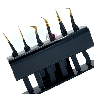 Juego de Pinzas para Pestañas de Acero Inoxidable con Recubrimiento Dorado de Precisión y Mango Negro para Uso Profesional en Extensiones - Product Image 4