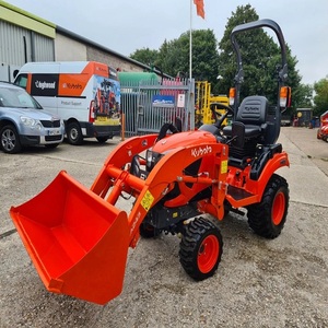 รถตัดหญ้าแบบนั่งขับ Kubota G261 HD 54 แรงทรงพลัง พร้อมแท่นตัดขนาด 42 นิ้ว เพื่อประสบการณ์การตัดหญ้าที่รวดเร็วและราบรื่น - Product Image 4