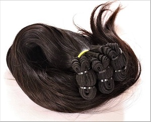 Extensions de cheveux humains vierges indiens naturels de qualité supérieure Remy ondulés noirs en vrac dessinés avec des styles d'apparence naturelle - Product Image 3