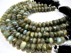 Perles de pierre facettées rondes en labradorite naturelle grise chatoyante de 10 mm, longueur 8 pouces - Product Image 2