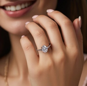 แหวนหมั้นและแหวนประดับเพชรโมอิสซาไนต์ทรงรี 3 กะรัต ชุบทอง 18K เงินสเตอร์ลิง ดีไซน์หรูหรา ประดับด้วยหนามเตย - Product Image 4