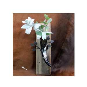 Ensemble de table traditionnel fait main pour la maison avec vase mural en corne de buffle antique et fonction vase à fleurs en métal - Product Image 5