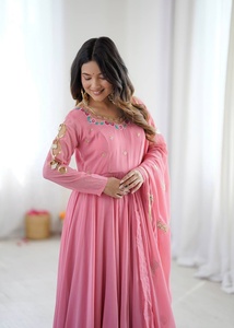 Vestido Anarkali Rosa para Mujer con Kurta Bordada y Dupatta, Conjunto de Vestido Étnico Indio para Fiestas - Product Image 2