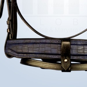 Bridon de luxe en cuir anatomique pour cheval, bleu marine, avec nezette et frontal ondulé en cuir gaufré crocodile, en acier inoxydable de haute qualité et néoprène - Product Image 4