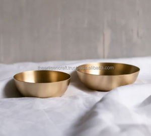 Juego de 2 Cuencos de Latón Pulido Hechos a Mano de la Mejor Calidad para Fiestas - Hermoso Diseño de Artesanía - Product Image 2