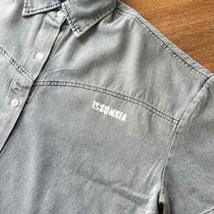 Chemises boutonnées amples 100 % coton pour hommes et femmes, fabrication OEM ODM, usine de vêtements vietnamienne au Vietnam. - Product Image 6