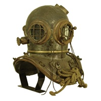 Casque de plongée en fer, accent du patrimoine océanique, pour la décoration maritime, les environnements côtiens et les expositions de collection pour les passionnés de navigation