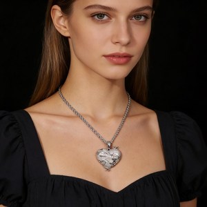 Pendentif Cœur Iced Out en Argent 925 avec Collier Moissanite Fil Barbelé Style Hip Hop - Product Image 2