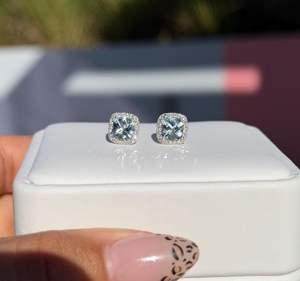 Pendientes de halo con diamantes cultivados en laboratorio de corte cojín, oro blanco de 14 quilates, regalo clásico de aniversario para joyería fina de lujo. - Product Image 6