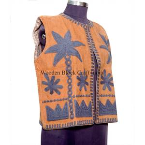 Chaleco Bordado Floral Único, Ecológico, para Invierno, Forro Cómodo, Chaqueta de Algodón Suzani de Inspiración Vintage para Mujer - Product Image 2