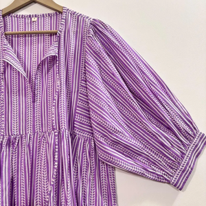 Robe formelle vintage en coton écologique, imprimée à la main, col en V, manches 3/4, ourlet à volants en dentelle, lavable, motif floral - Product Image 3