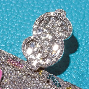 Pendentif thème 'Rich Immigrants' avec serti clos en moissanite, breloques lettres mignonnes, style Hip Hop Iced Out, pendentif de rappeur tendance - Product Image 2