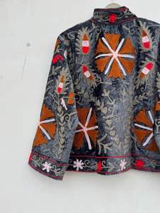 Chaqueta de terciopelo Suzani bordada a mano |   Abrigo Étnico Bohemio - Product Image 6