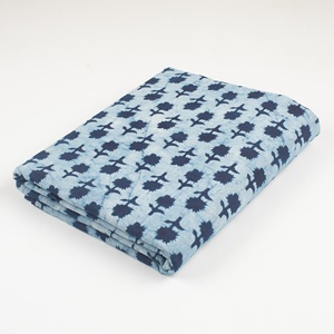 ผ้าฝ้ายพิมพ์ลายดอกไม้สีครามแบบแฮนด์บล็อก คอลเลคชั่นใหม่ ลายพิมพ์พฤกษศาสตร์ สำหรับเสื้อผ้าฤดูร้อนและผ้าตกแต่ง - Product Image 1