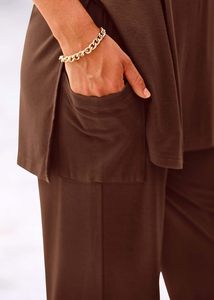 Nuevo Diseño de Chándal Deportivo de Verano, Conjunto de Dos Piezas con Pantalones Cortos y Manga Larga, Transpirable y Elegante para Mujer - Product Image 5