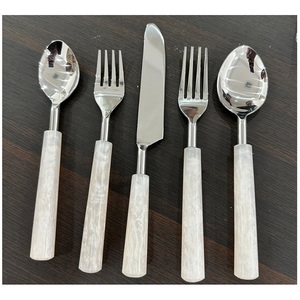 Ensemble de couverts en acier inoxydable de haute qualité avec manches en résine, couverts en métal, adaptés aux aliments, pour le camping et les activités de plein air - Product Image 2