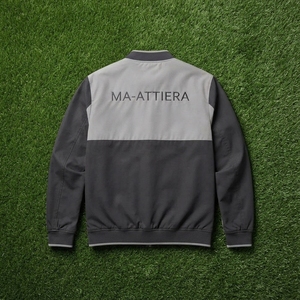 เสื้อแจ็คเก็ตบอมเบอร์บล็อกสีดำเทาสำหรับผู้ชาย ไซส์ใหญ่ โลโก้ที่อก สไตล์ลำลอง สตรีทแวร์ ซิปแบบรูดขึ้น รับผลิตตามแบบ OEM ODM ขายส่ง - Product Image 5