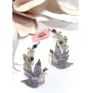 Elegante Pendiente de Oreja Fusion con Toque Brillante para Mujeres y Chicas, Ideal para Looks de Noche y Fiestas - Product Image 2
