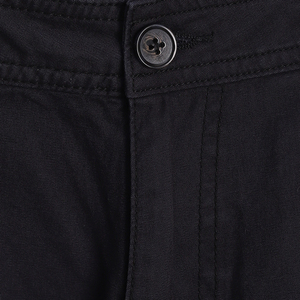 กางเกงคาร์โก้ลำลองสีดำสำหรับผู้ชาย ผ้าฝ้าย 100% แบบคลาสสิก สั่งผลิตจำนวนมากแบบ ODM พร้อมบริการติดแบรนด์และโลโก้ที่เอวตามแบบที่ต้องการ - Product Image 3