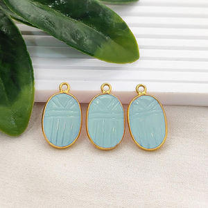 Colgante de calcedonia acuática tallada en forma de escarabajo, chapado en oro hecho a mano, colgante tallado de mariquita, proveedores de joyería - Product Image 1