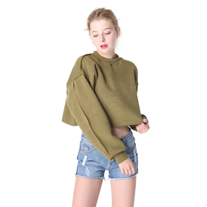 เสื้อฮู้ดครอปผ้าเทอร์รี่คอตตอน 100% แขนยาว คอกลม สีพื้น ปักโลโก้ด้านหน้าสำหรับผู้หญิง รุ่นฤดูหนาวแบบสั่งทำพิเศษ - Product Image 2